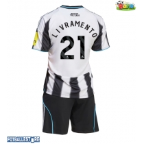 Newcastle United Tino Livramento #21 Hjemmedraktsett Barn 2025-26 Kortermet (+ Korte bukser)